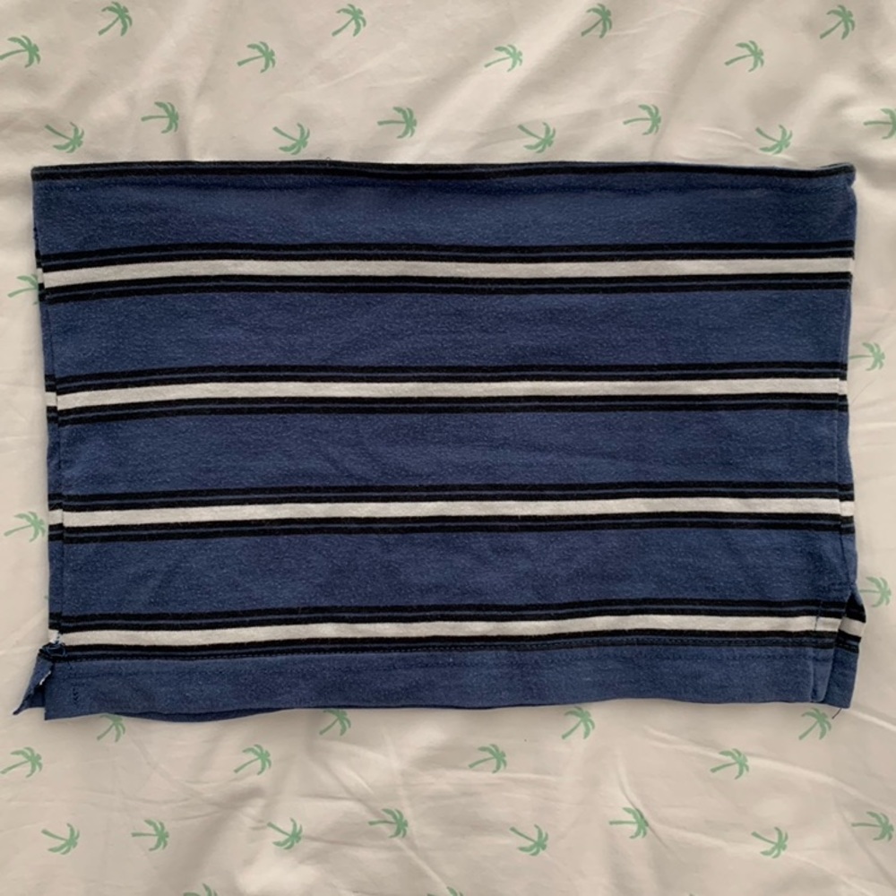 Blue/white/black cropped tube top